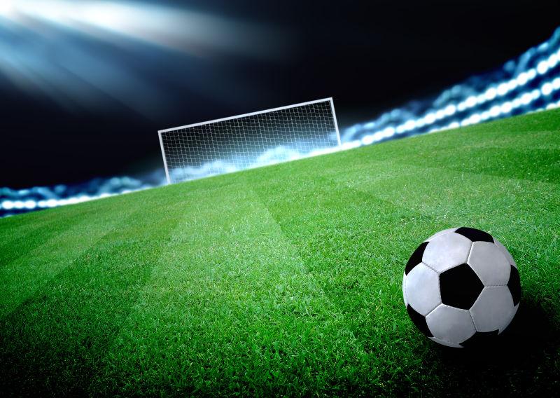 基德：队友和教练组很信任让阿门打控卫，他的成长显而易见