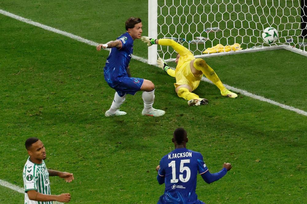 曼联球星表现亮眼，巴萨考虑买断拉什福德，利物浦遭绝平，阿森纳惨败维拉。